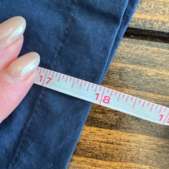 Columbia Omni shade Navy Blue Casual Shorts, size lg. See pics for measurements. - Picture 11 of 11